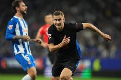 kering-太疯狂了！巴萨PK西班牙人赛前，巴萨球迷驾车冲撞西班牙人队球迷