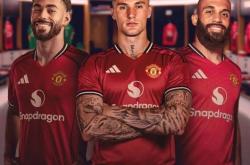 开云体育下载-锋线全换！曼联新三叉戟造价2.2亿，上赛季3人联赛48球超曼联全队