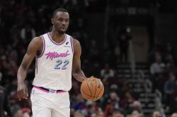 kering-NBA：热火2换1达成！勇士重启商讨，里夫斯预计留在湖人