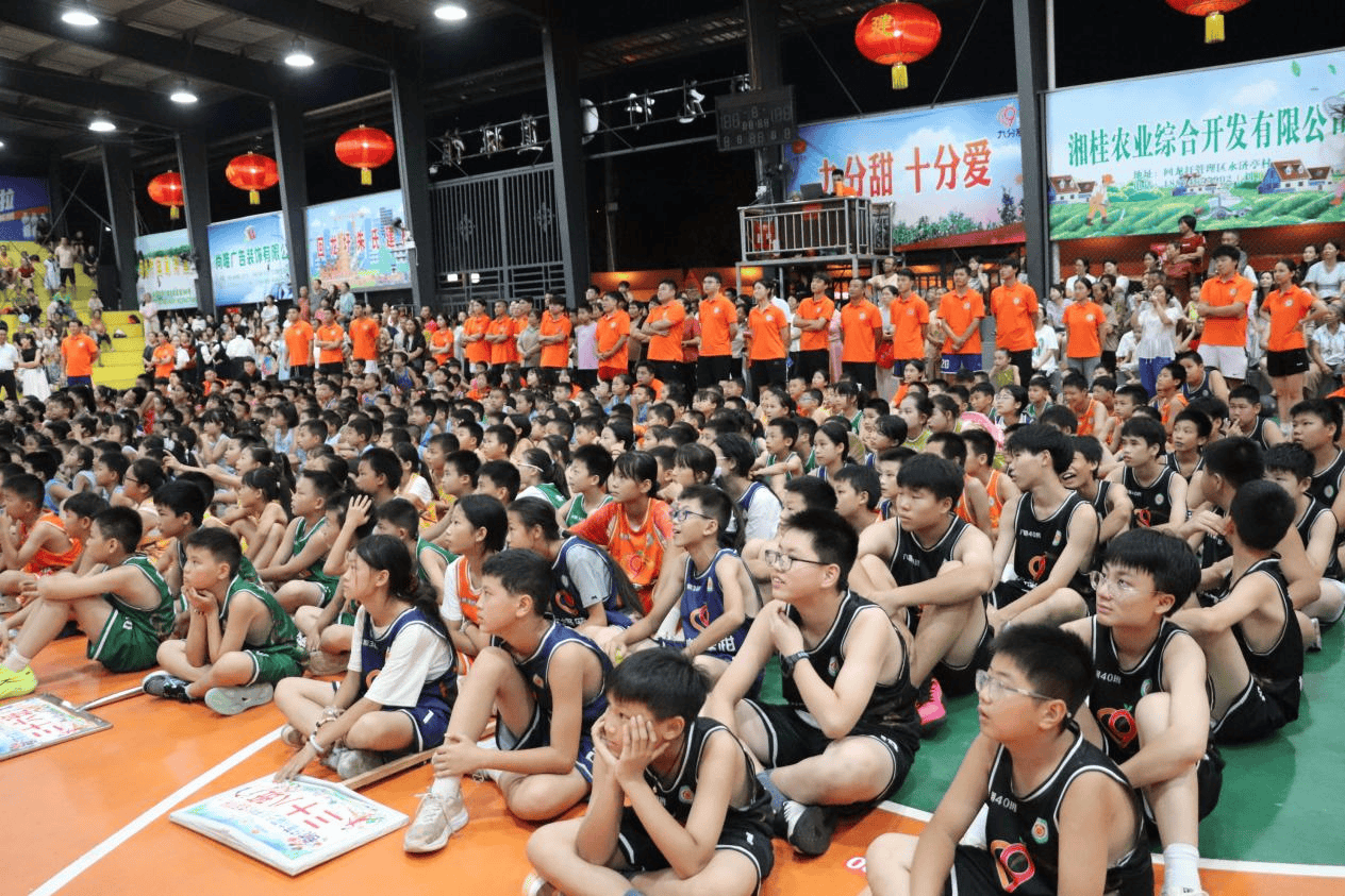 公益篮球，为爱传球——回龙圩举行第六期少儿篮球公益培训班盛大结业典礼