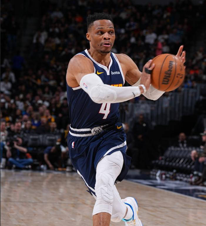 激战常规：丹佛掘金振兴之路迎考验