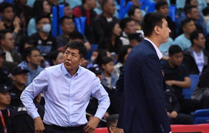 又一位中国球员离开CBA留洋！对位杨瀚森不落下风，彻底打出自信