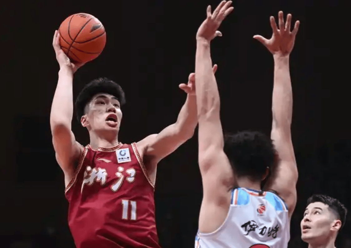 又一位中国球员离开CBA留洋！对位杨瀚森不落下风，彻底打出自信