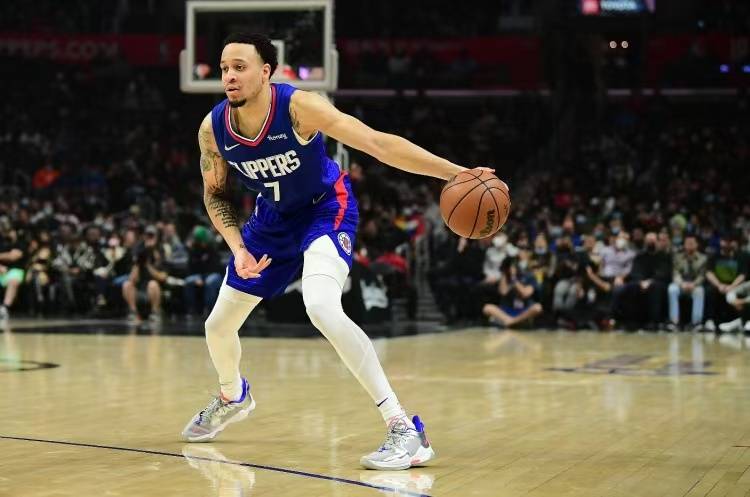 NBA：杨瀚森首秀对手确定，雄鹿签约射手，湖人赛程出炉