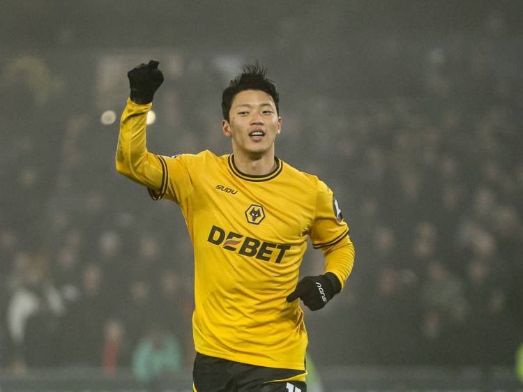 talkSPORT：狼队不愿放拉尔森&amp;黄喜灿 接近签赫罗纳中卫克雷吉奇