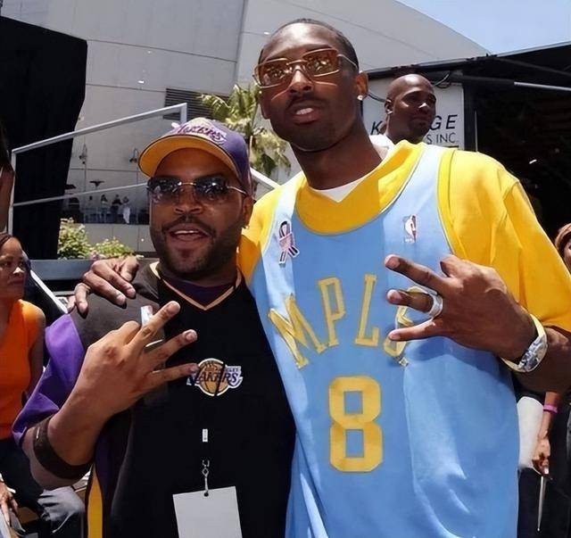 华纳兄弟筹拍科比新传记电影 从篮网险第8顺位选人讲述幕后故事