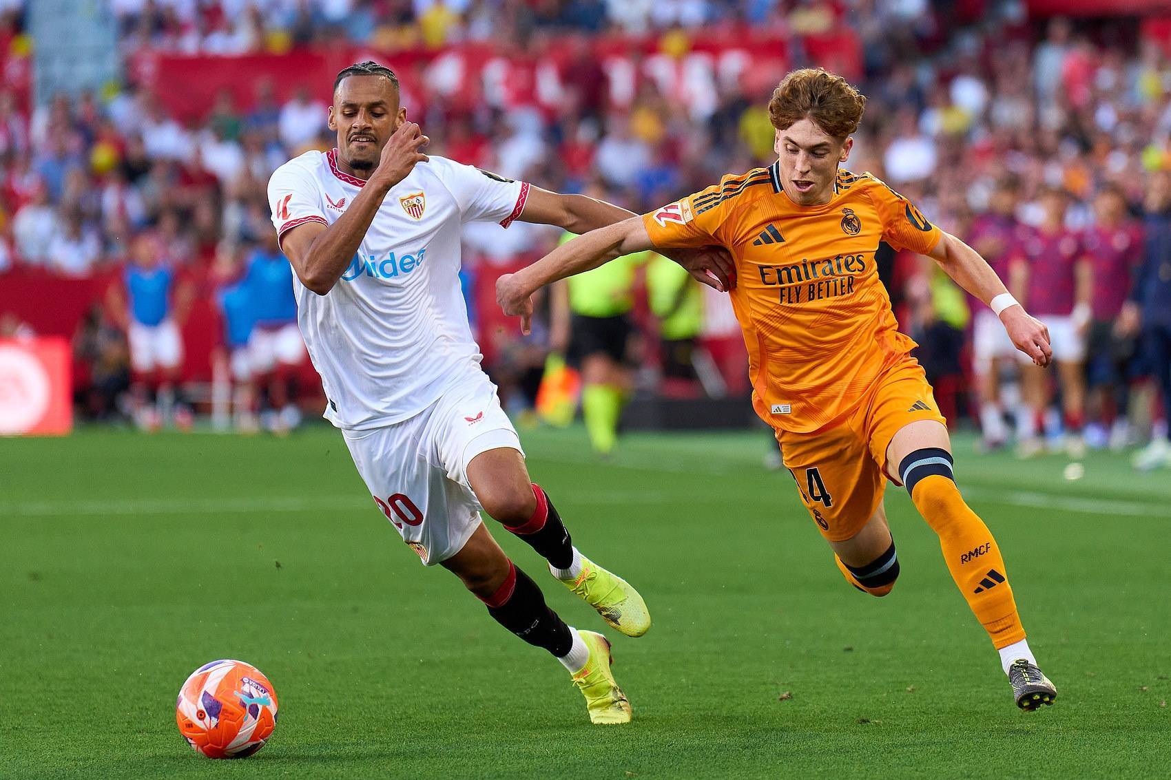 阿斯：多队关注皇马小将穆尼奥斯，马洛卡和奥萨苏纳领跑