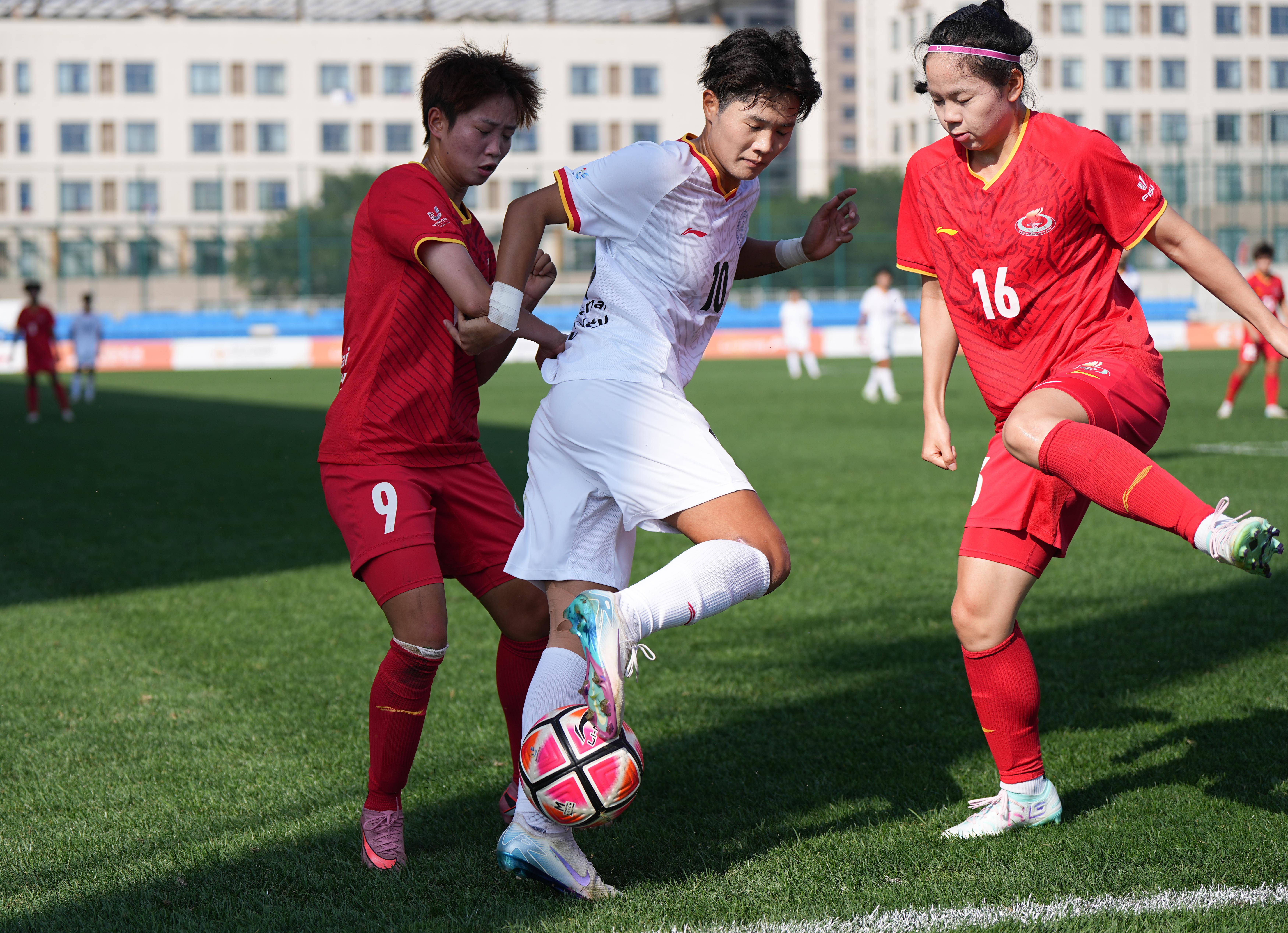 （体育）足球——国际大体联足球世界杯：上海体育大学女足晋级决赛